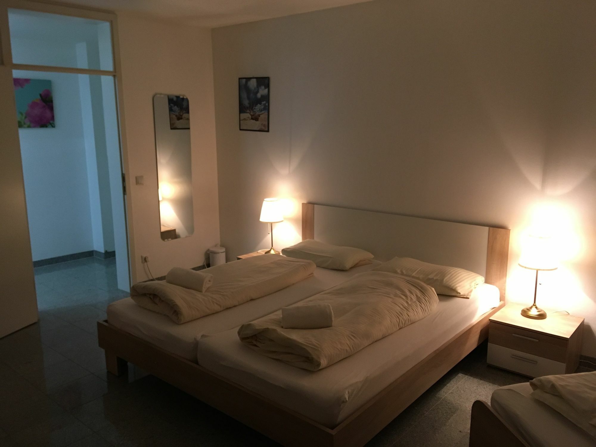 Apartamento Kn Kahtan Boarding House Múnich Exterior foto